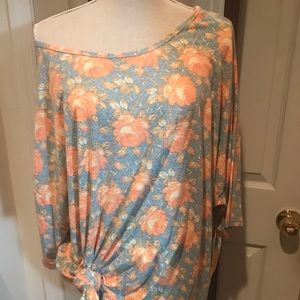Beautiful LuLaroe Irma top